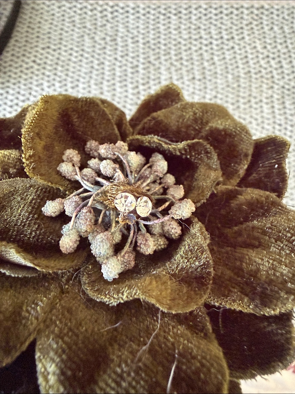 Velvet Olive Green Floral Brooch Pin - Picture 2 of 3
